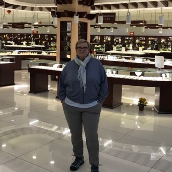 Meet your Posher, Teresa - Picture 3 of 5